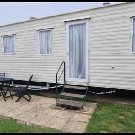 Апартаменты The Ole Faithful Caravan Jaywick Sands Экстерьер фото