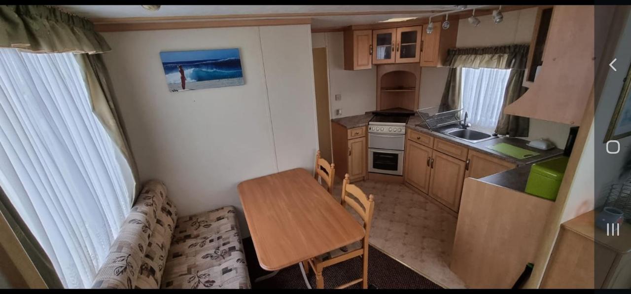 Апартаменты The Ole Faithful Caravan Jaywick Sands Экстерьер фото
